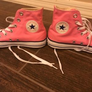 Pink High-top converse